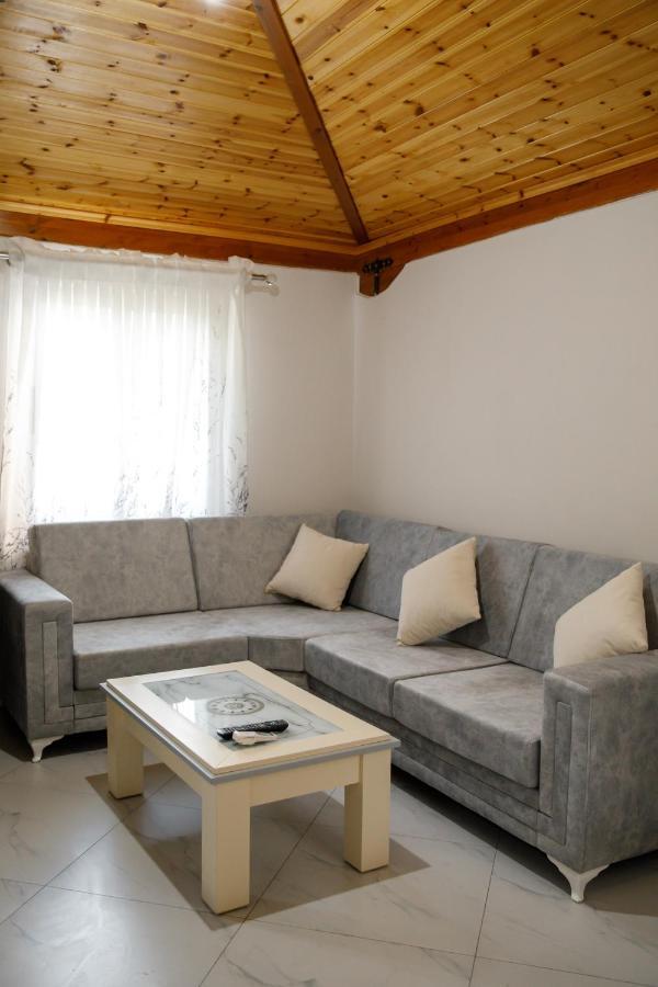 Logli Apartments Gjirokaster Ngoại thất bức ảnh