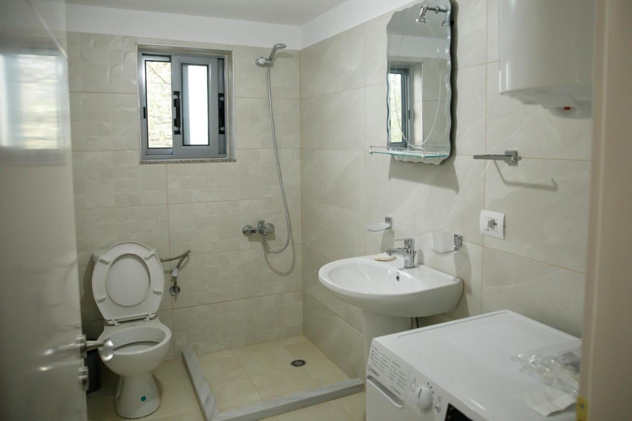 Logli Apartments Gjirokaster Ngoại thất bức ảnh