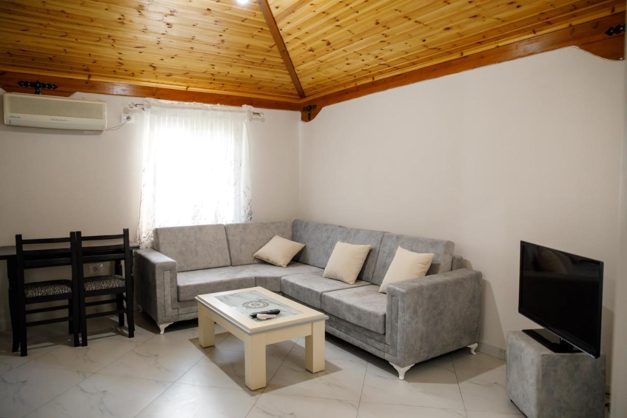 Logli Apartments Gjirokaster Ngoại thất bức ảnh
